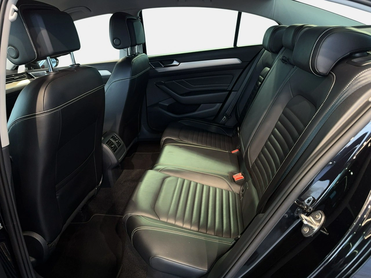 Volkswagen Passat - Zdjęcie 12