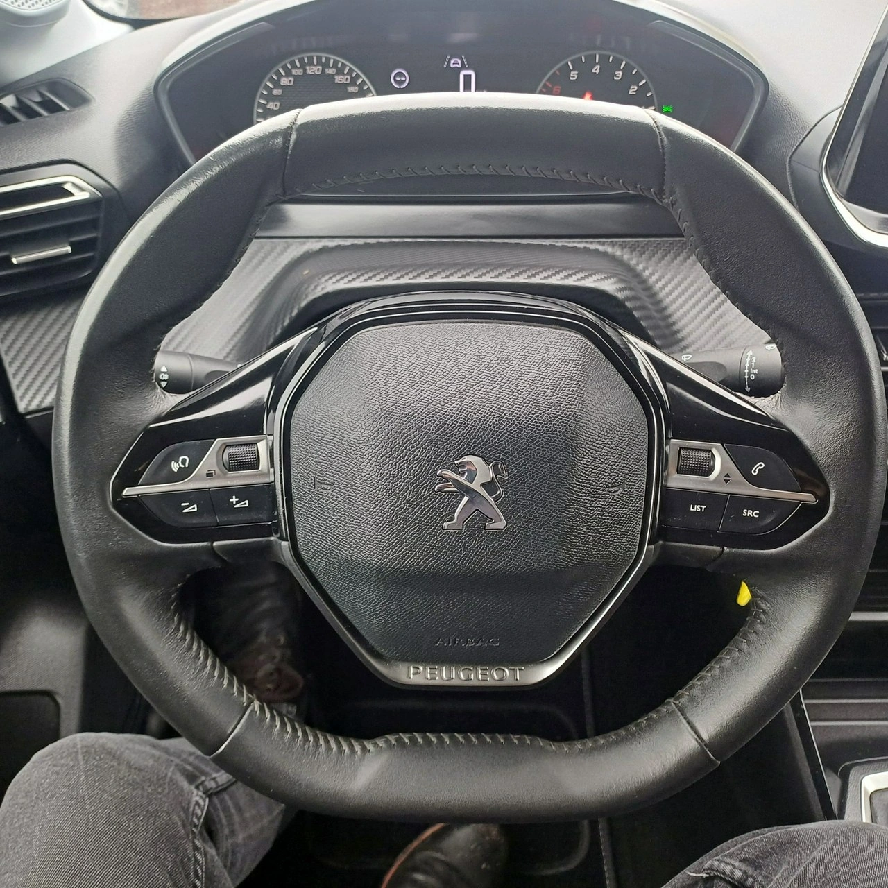 Peugeot 208 - Zdjęcie 10