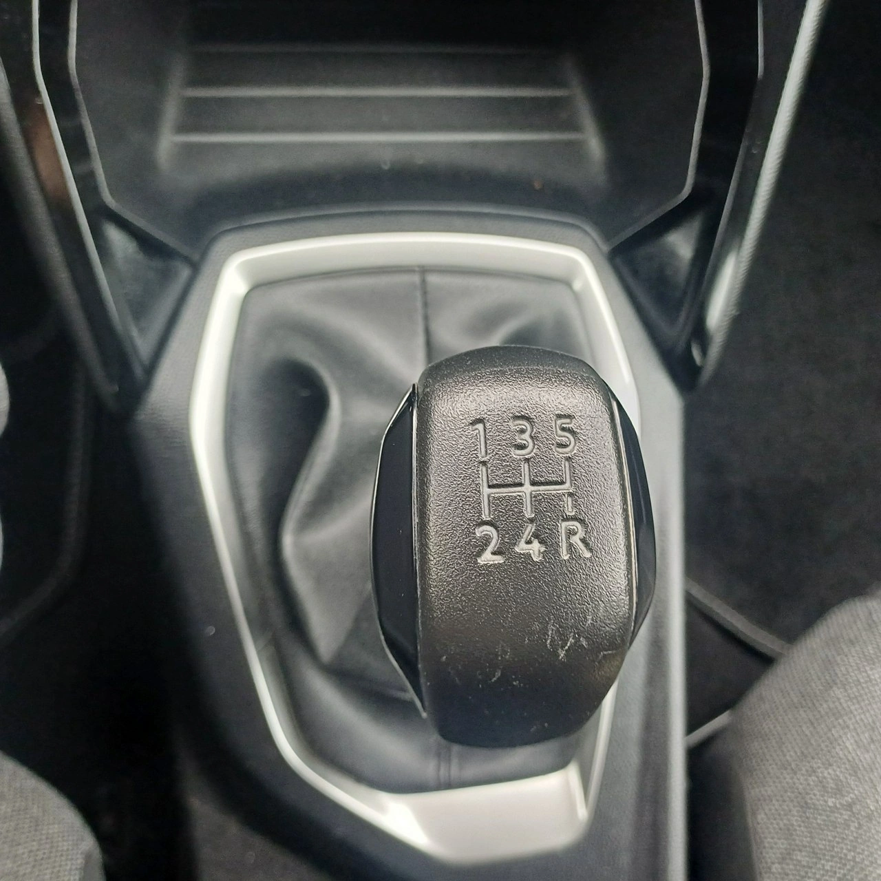 Peugeot 208 - Zdjęcie 16