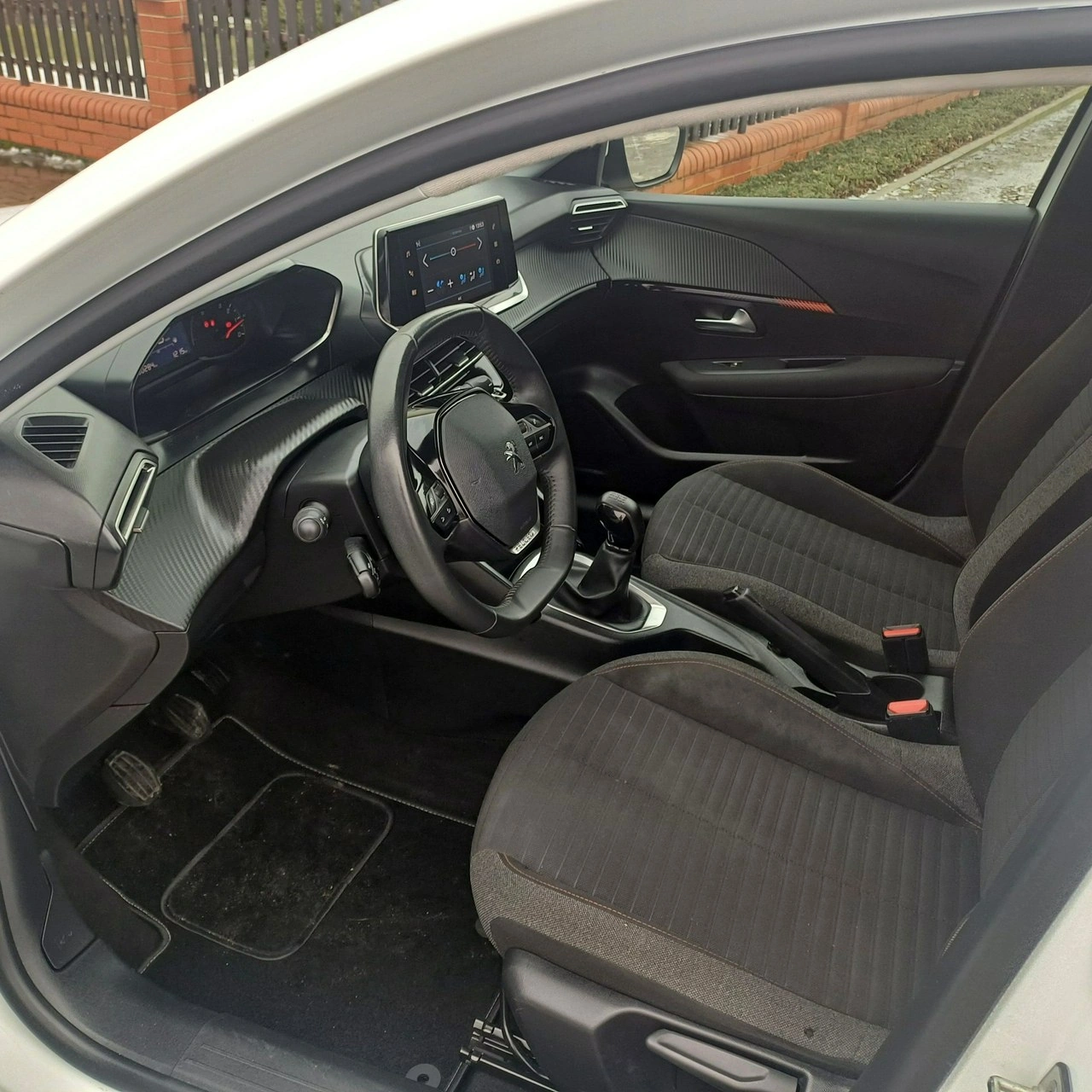 Peugeot 208 - Zdjęcie 4