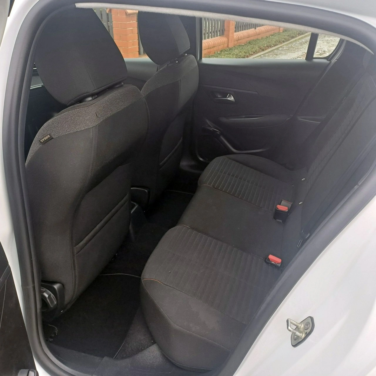 Peugeot 208 - Zdjęcie 5