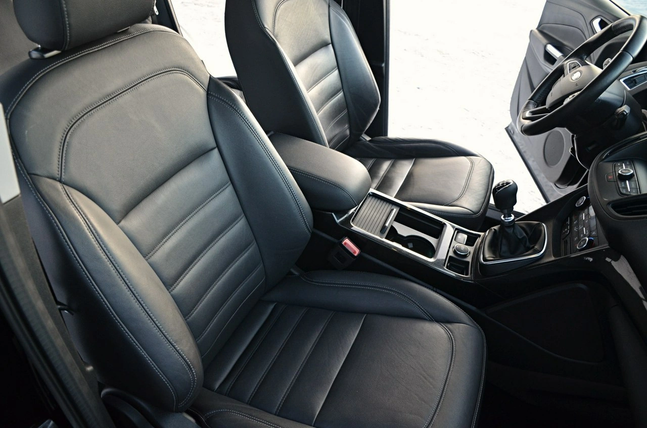 Ford Kuga - Zdjęcie 15