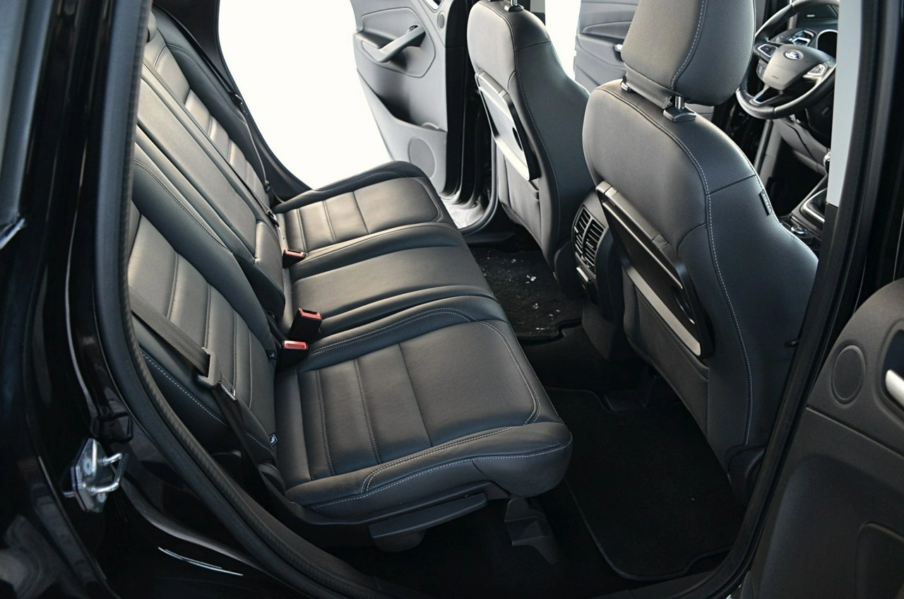 Ford Kuga - Zdjęcie 17