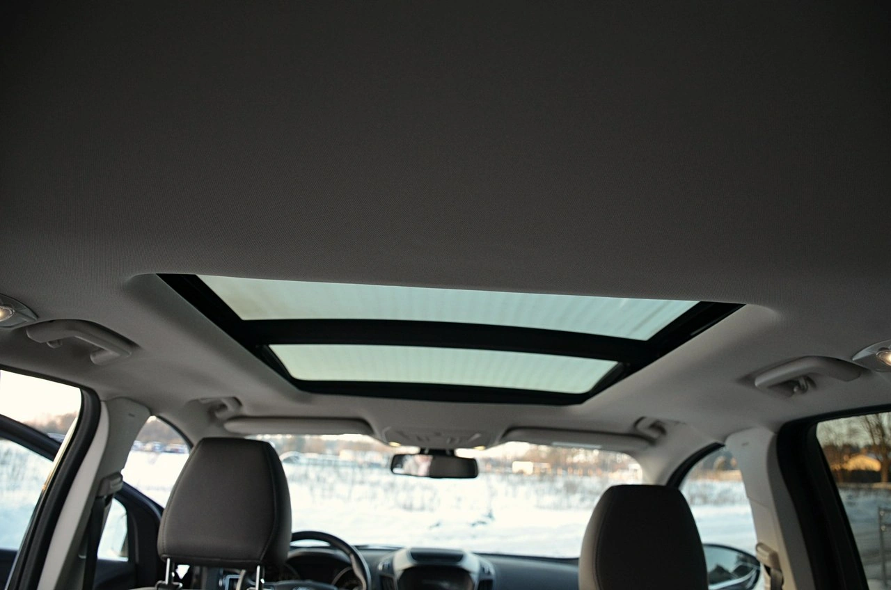 Ford Kuga - Zdjęcie 23