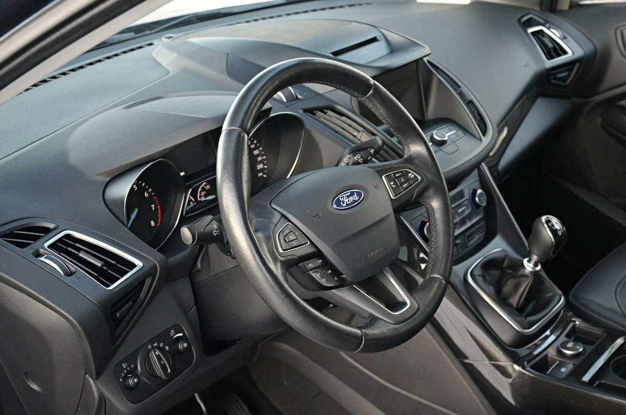 Ford Kuga - Zdjęcie 26