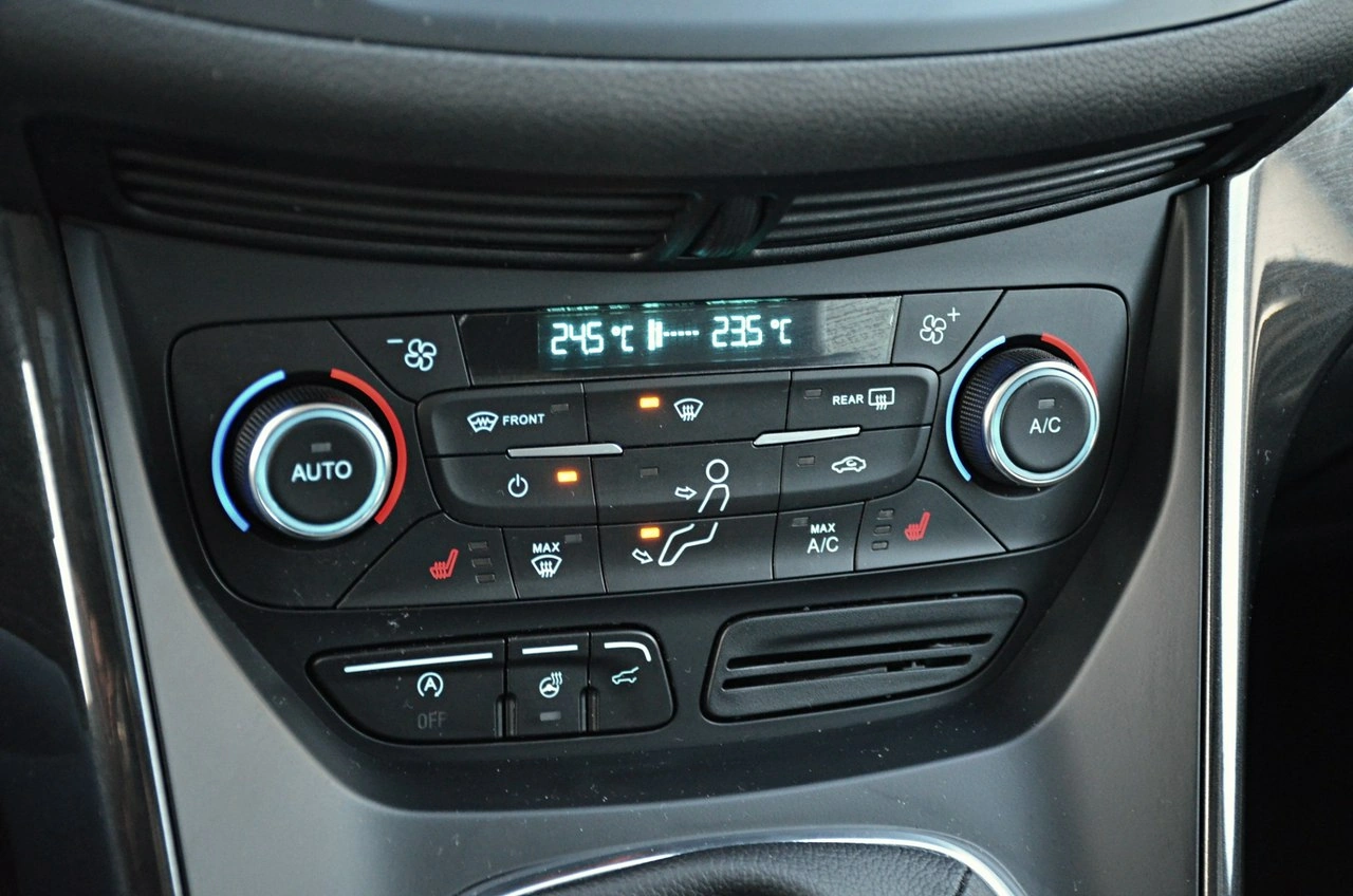 Ford Kuga - Zdjęcie 28