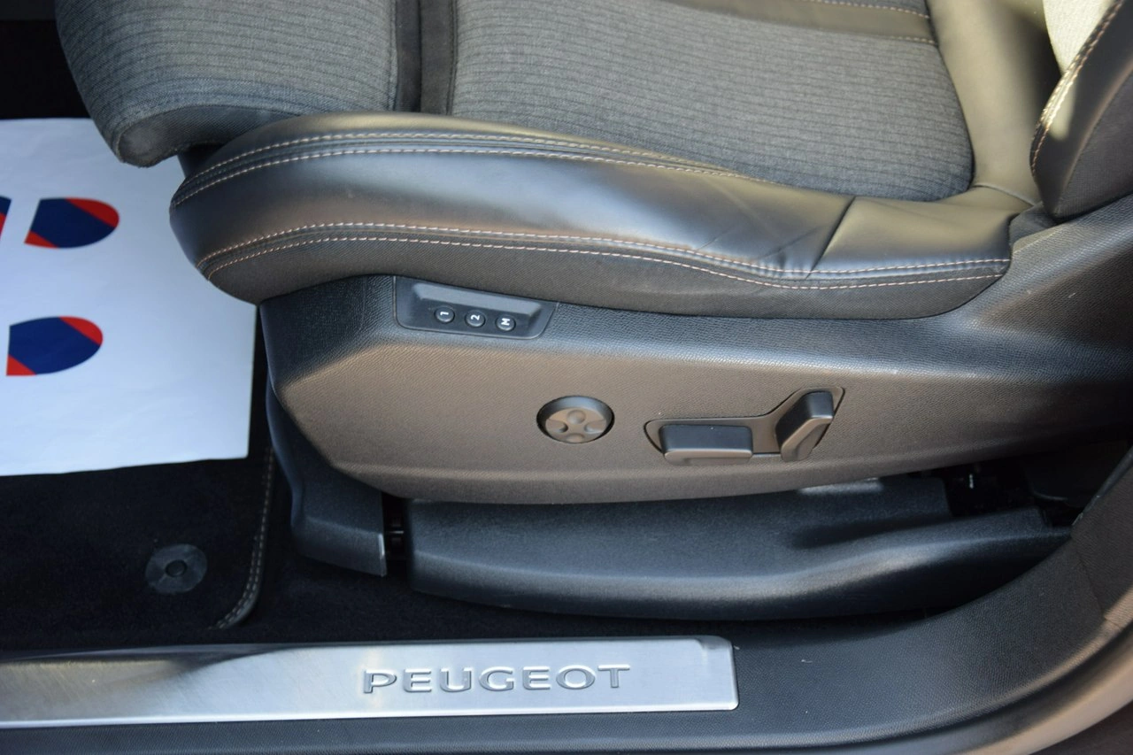 Peugeot 3008 - Zdjęcie 16