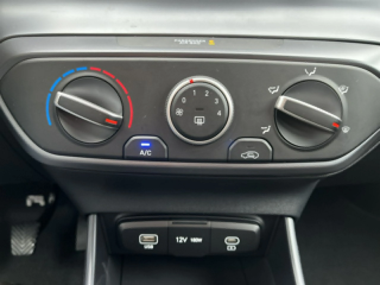 Hyundai i20 - Zdjęcie 25