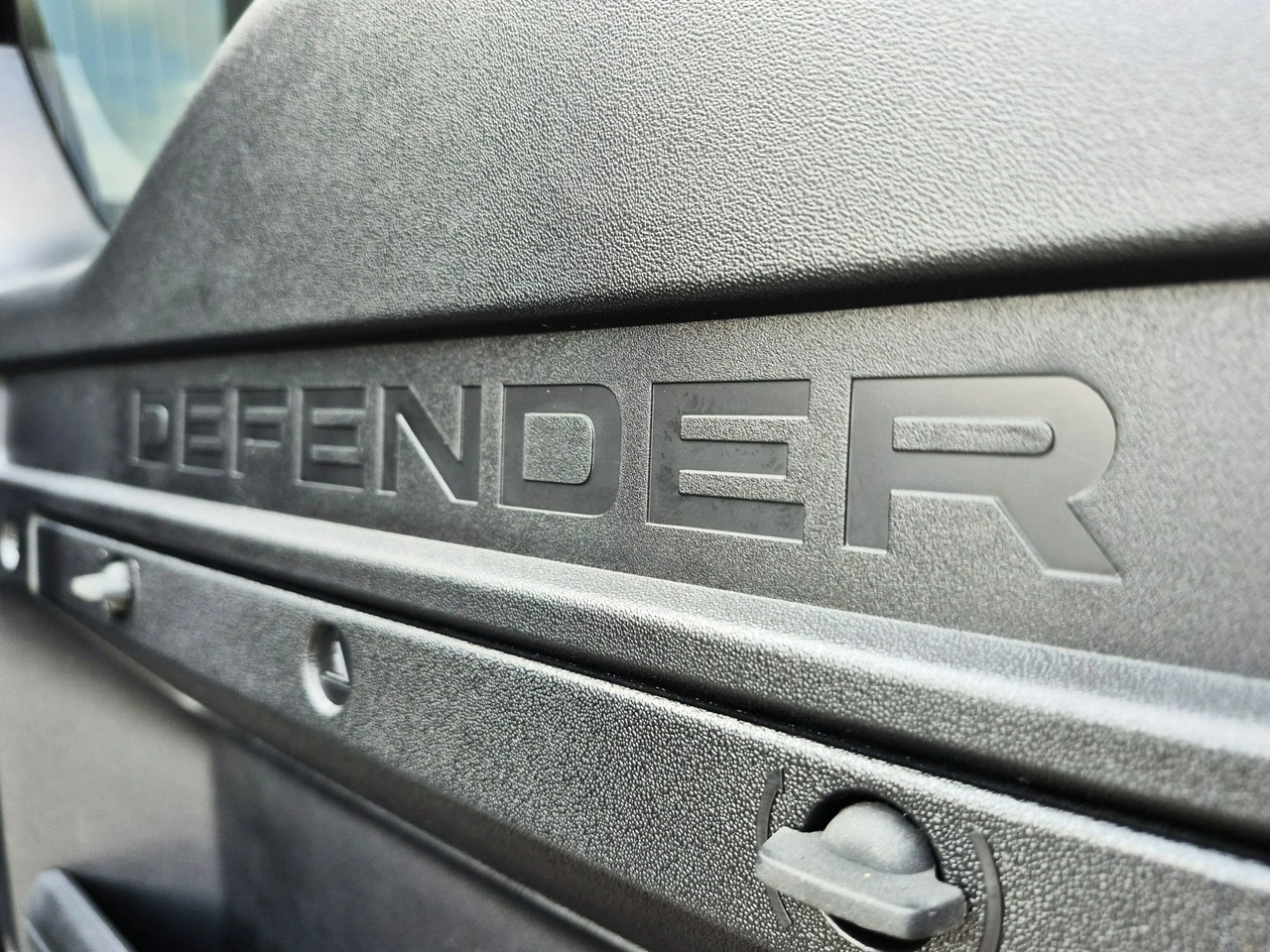 Land Rover Defender - Zdjęcie 13