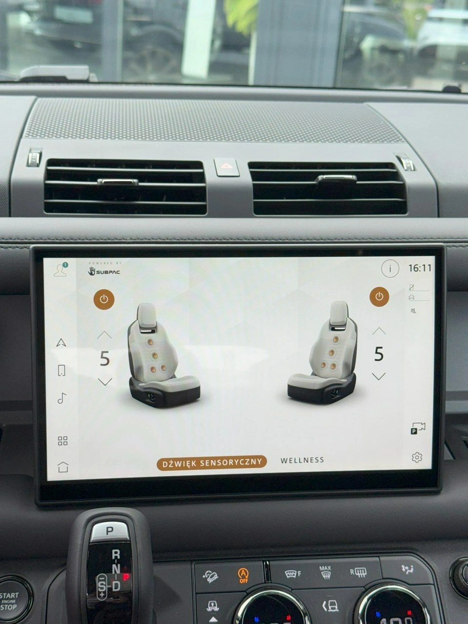 Land Rover Defender - Zdjęcie 14