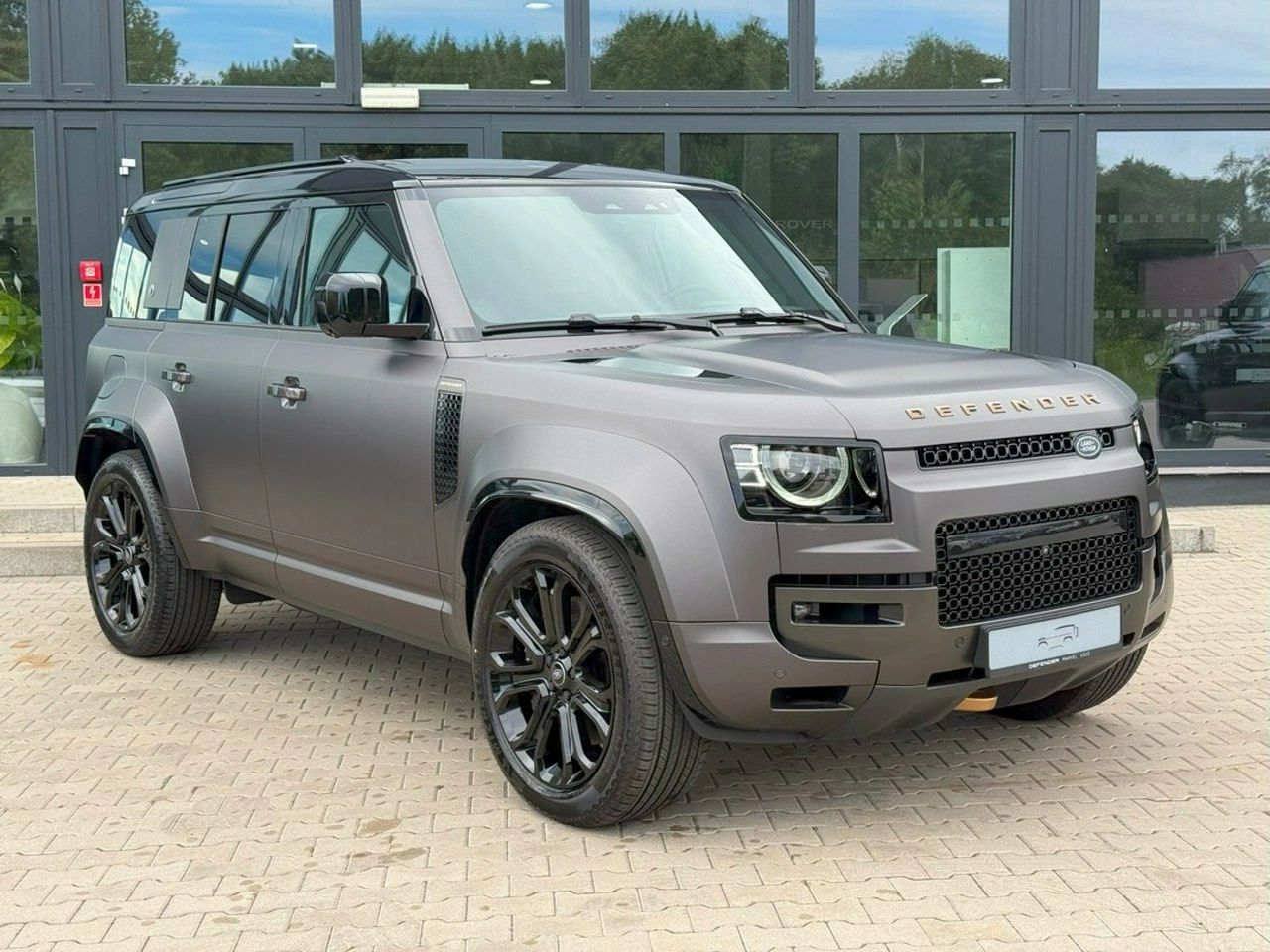 Land Rover Defender - Zdjęcie 1