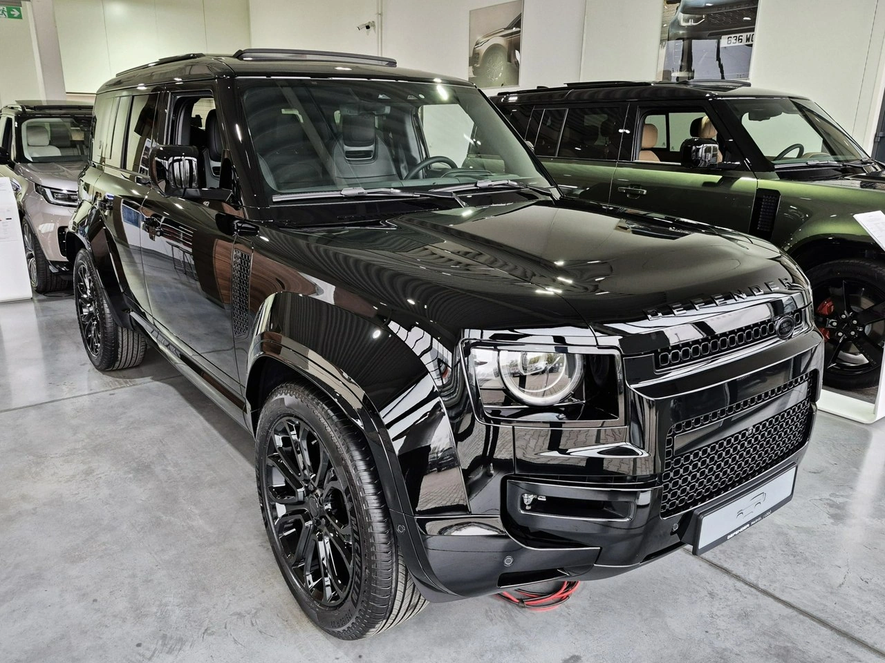 Land Rover Defender - Zdjęcie 2
