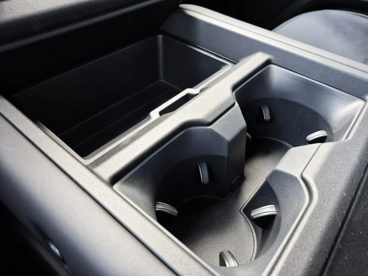 Land Rover Defender - Zdjęcie 38