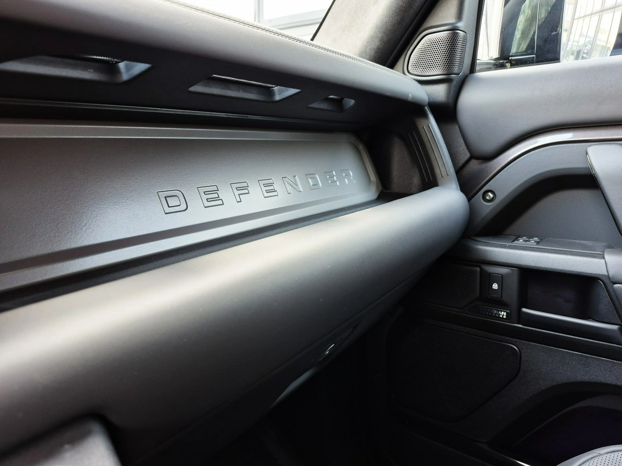 Land Rover Defender - Zdjęcie 39