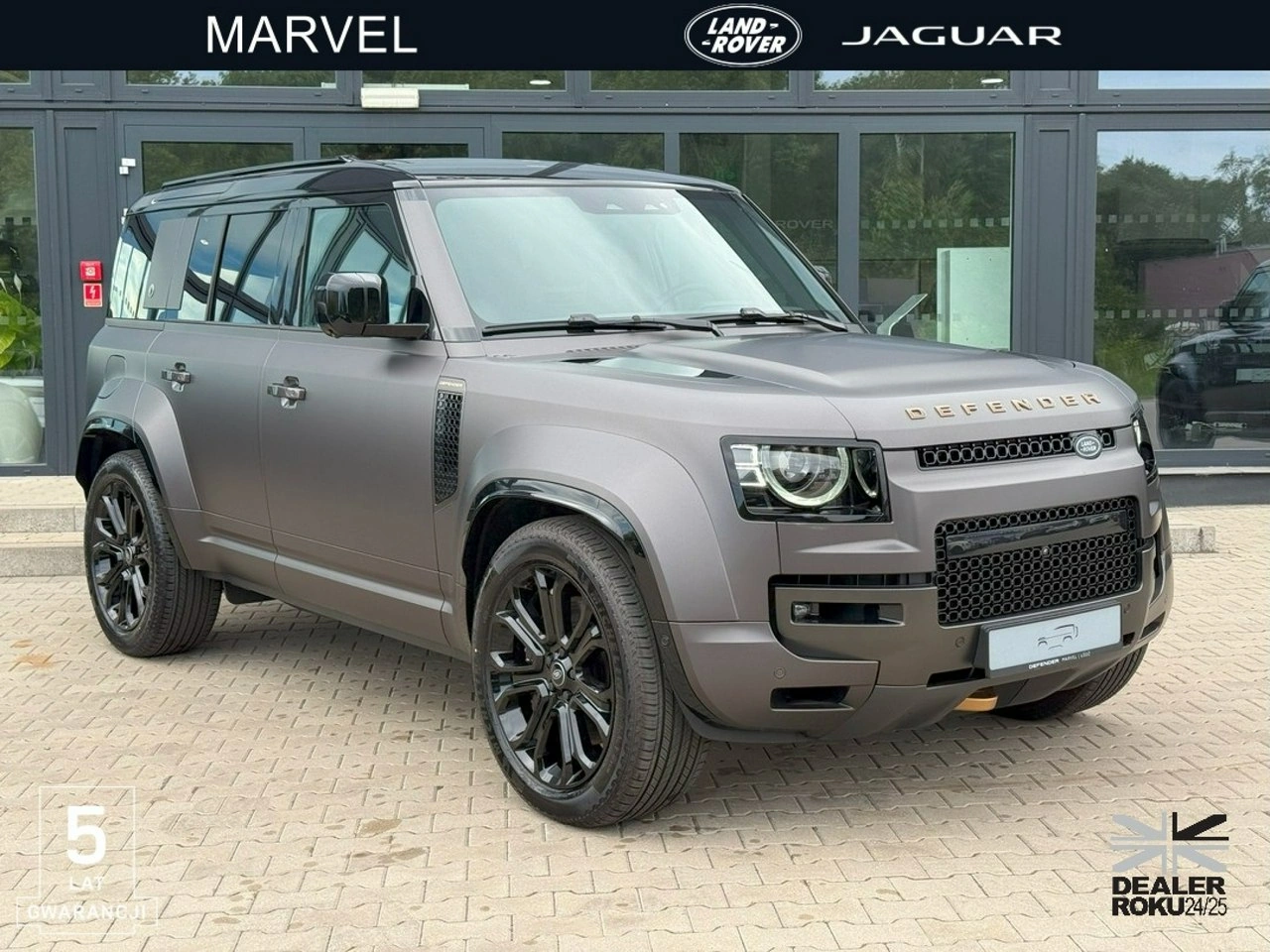 Land Rover Defender - Główne zdjęcie