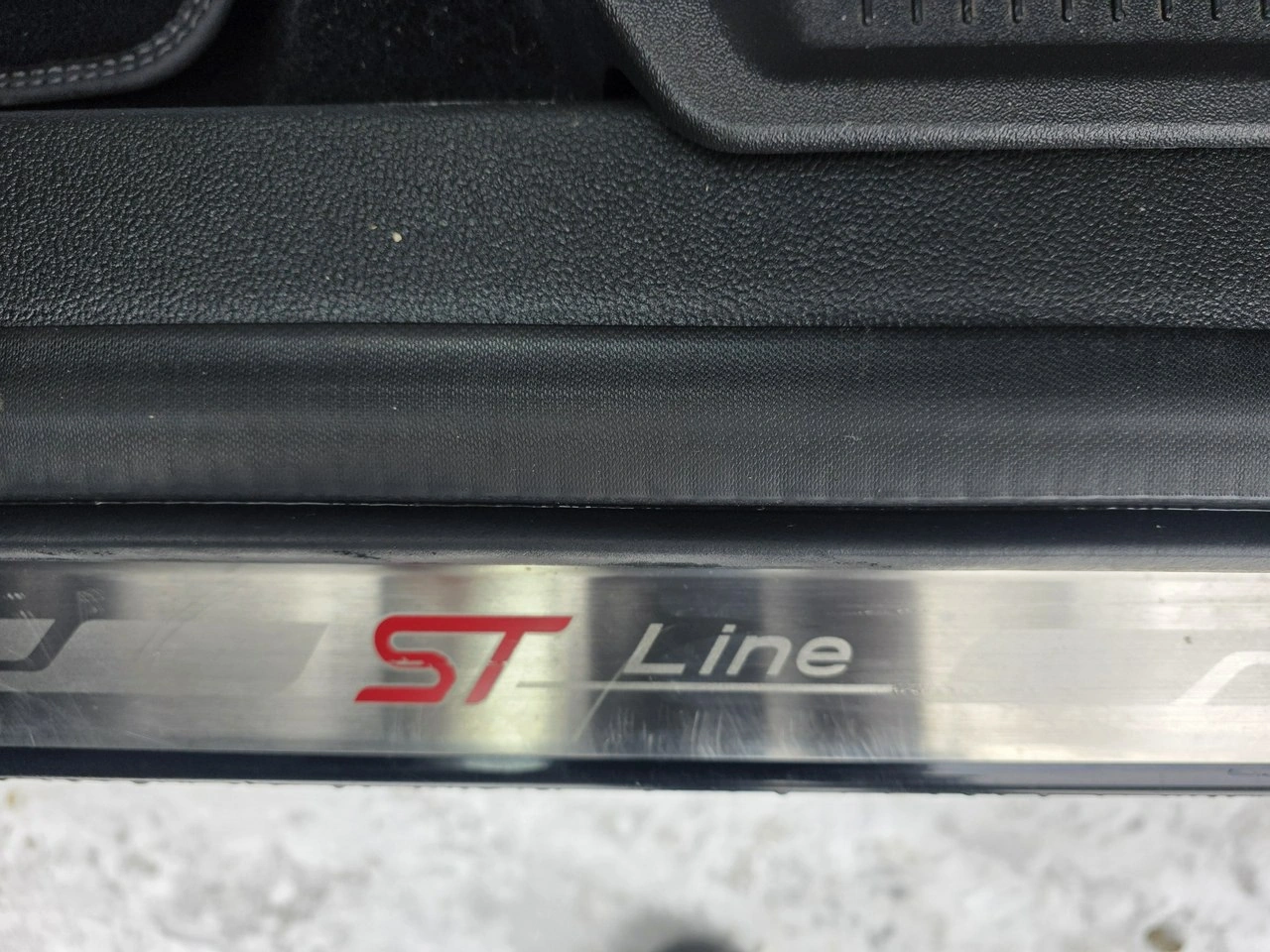 Ford Kuga - Zdjęcie 31