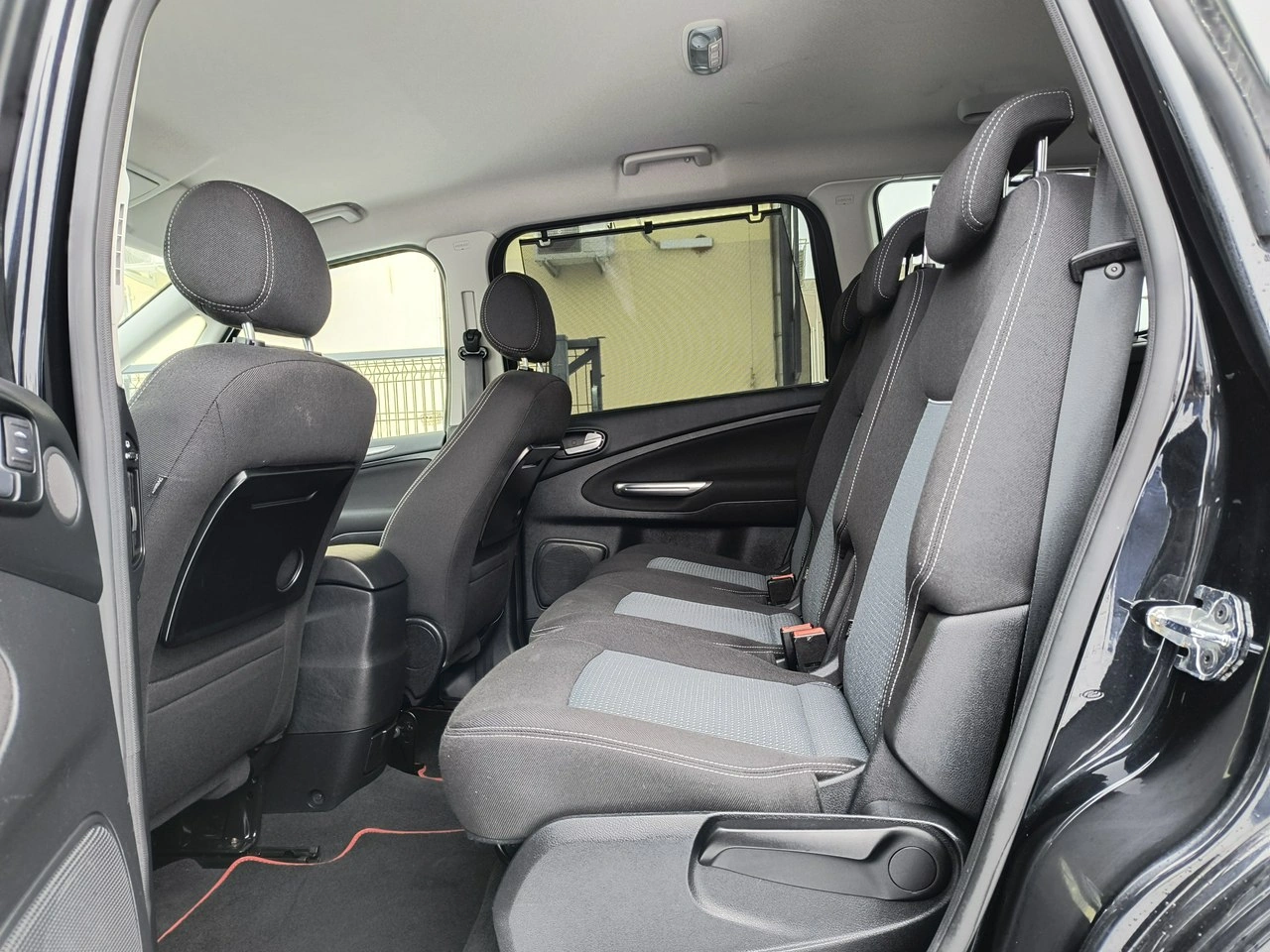 Ford Galaxy - Zdjęcie 9