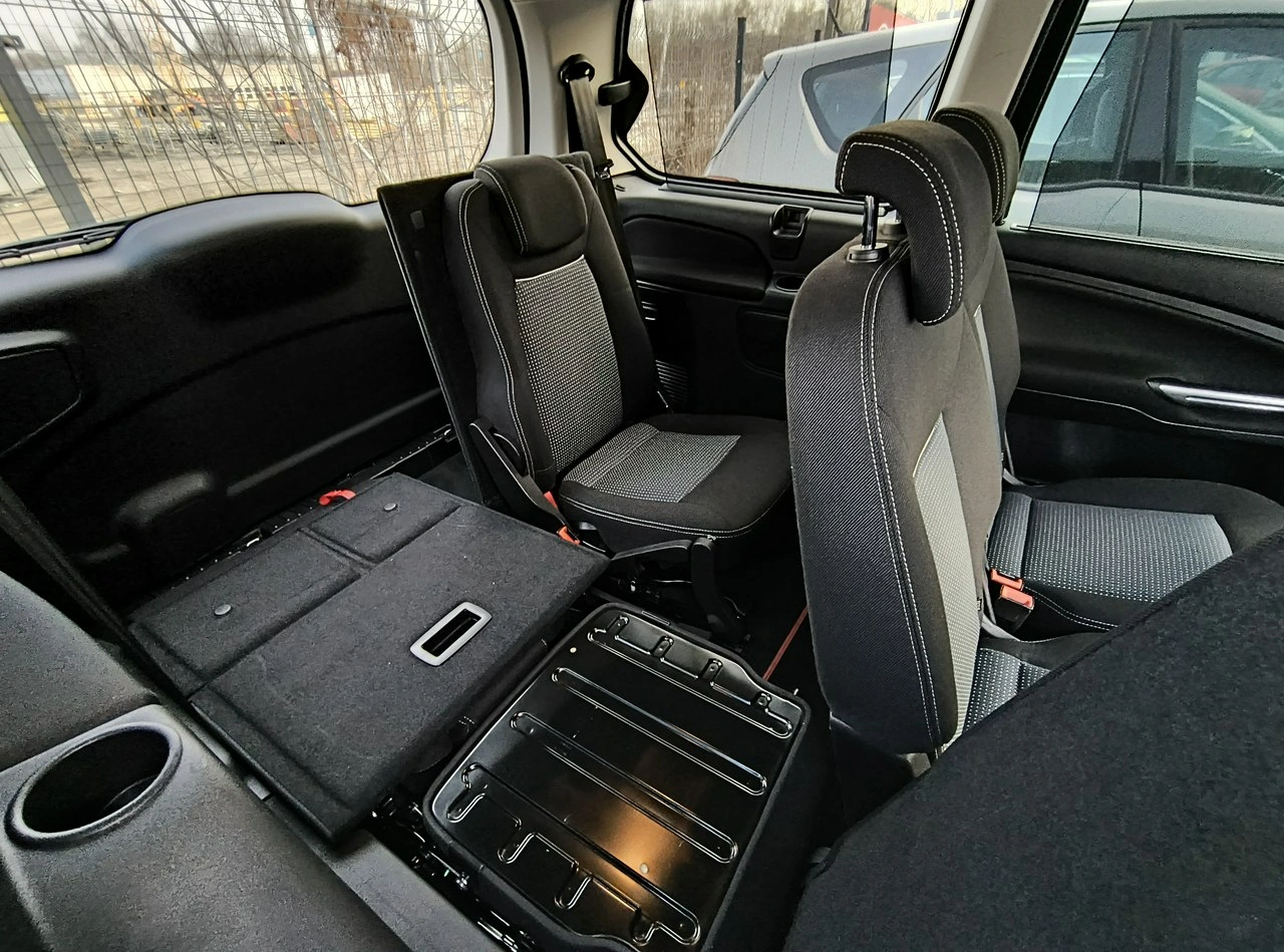 Ford Galaxy - Zdjęcie 24