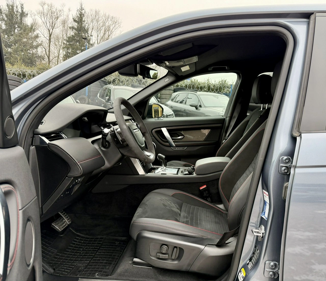 Land Rover Discovery Sport - Zdjęcie 8