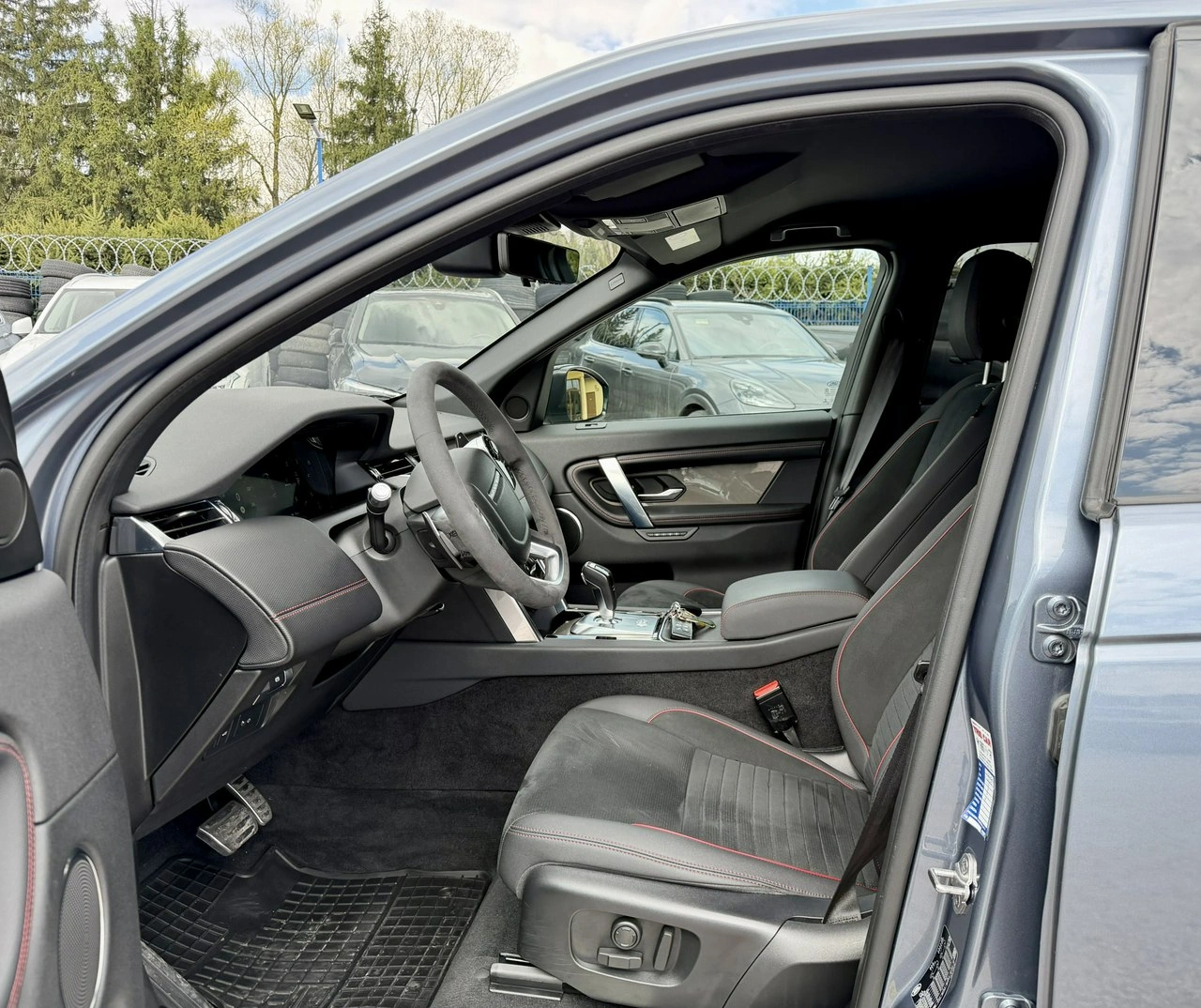 Land Rover Discovery Sport - Zdjęcie 8