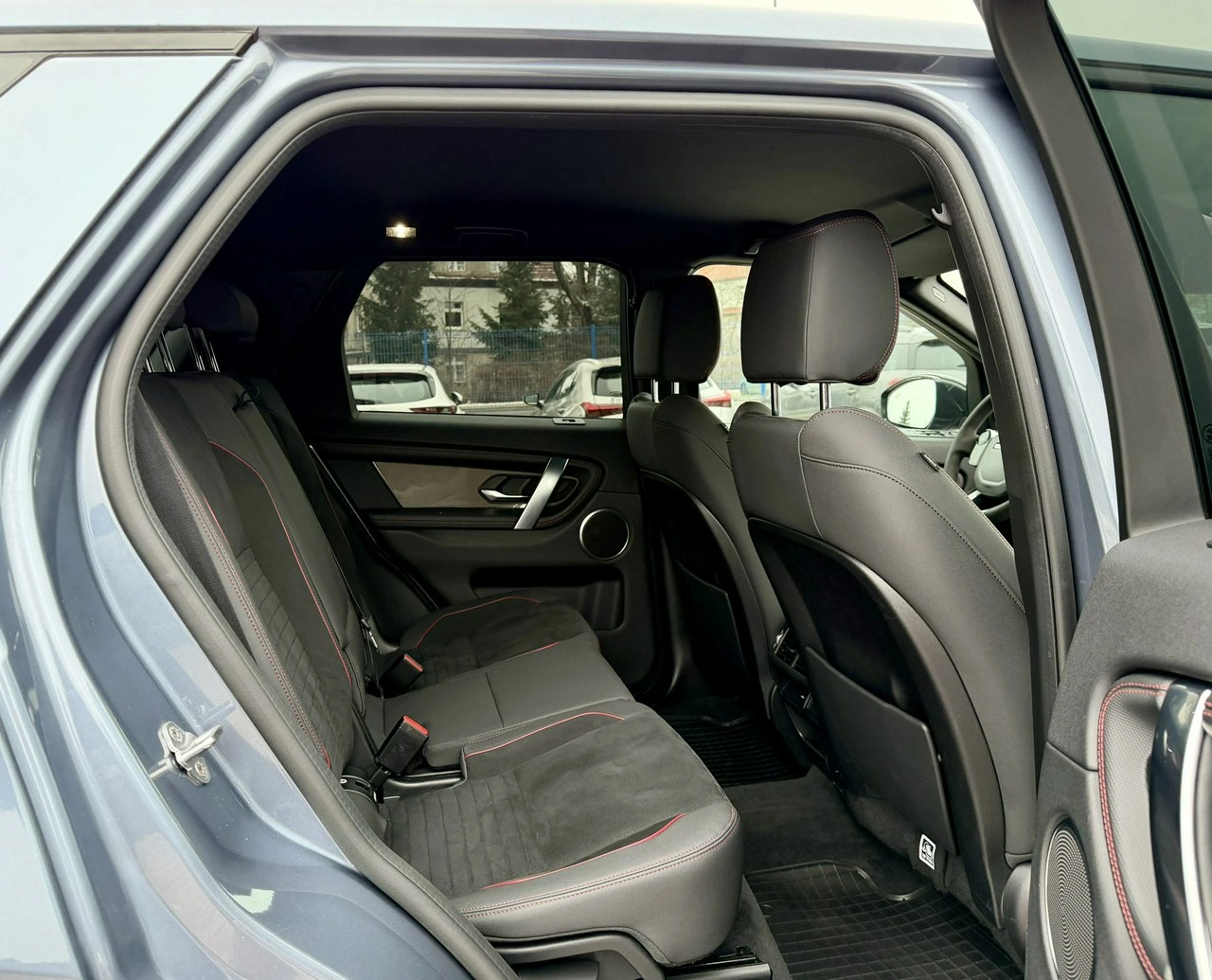 Land Rover Discovery Sport - Zdjęcie 11