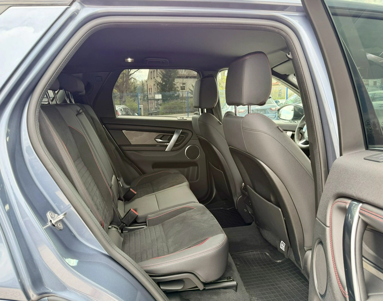 Land Rover Discovery Sport - Zdjęcie 11