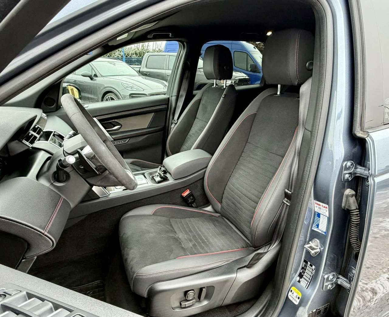 Land Rover Discovery Sport - Zdjęcie 14