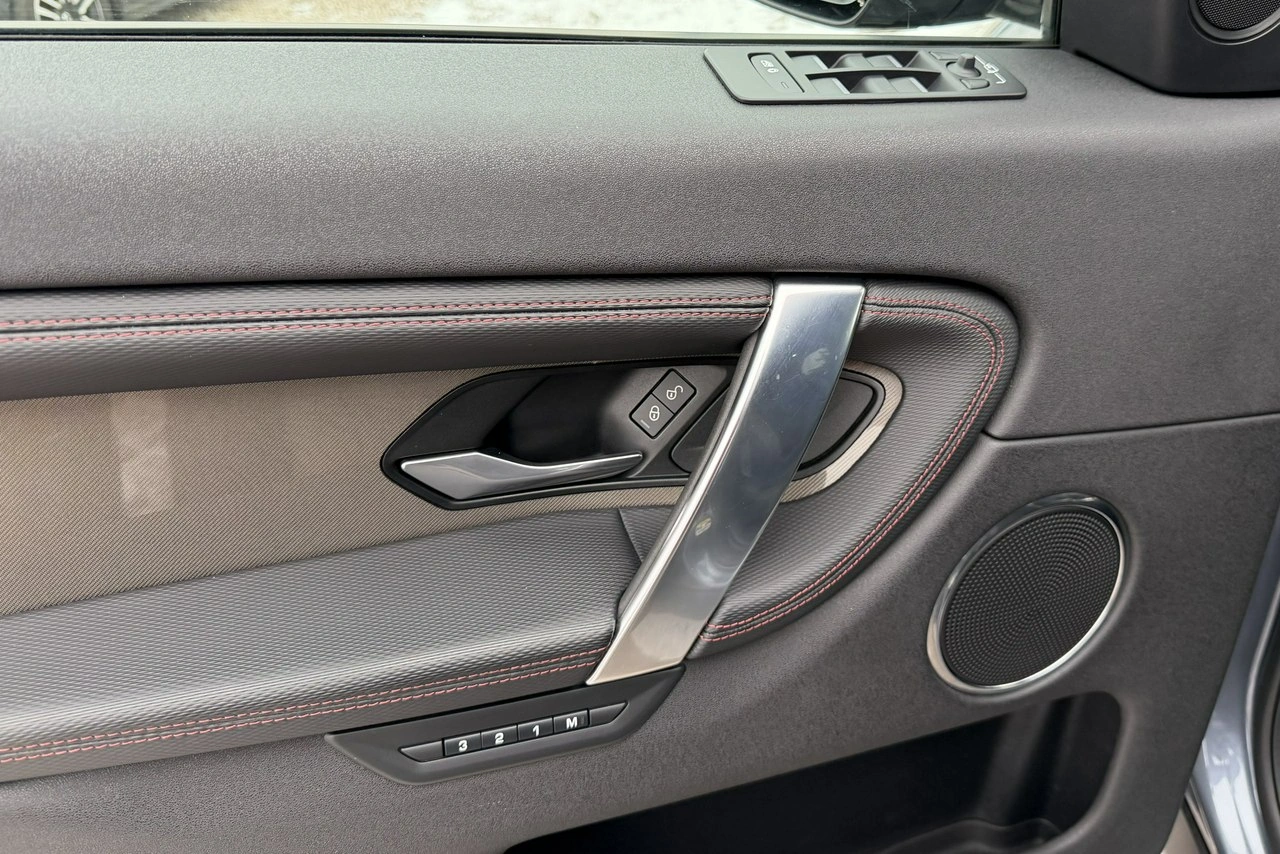 Land Rover Discovery Sport - Zdjęcie 22