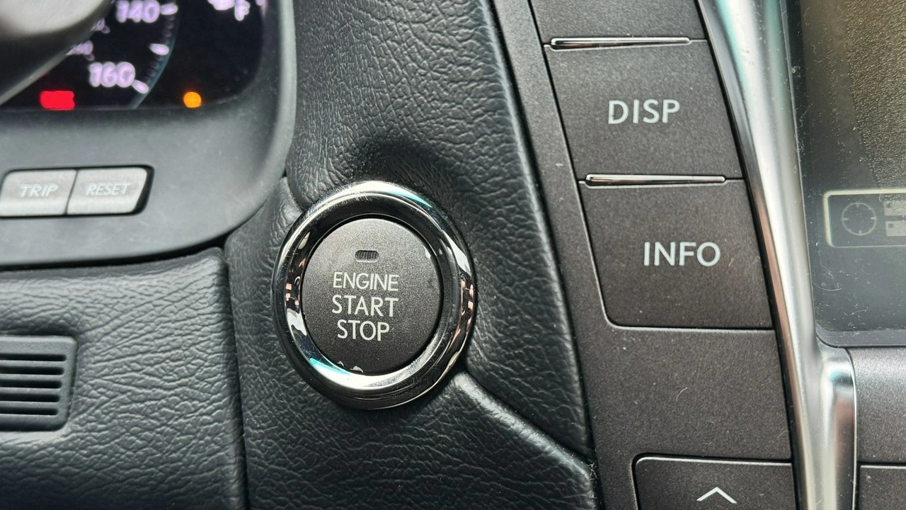 Lexus LS - Zdjęcie 14