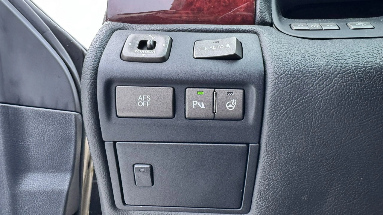 Lexus LS - Zdjęcie 24