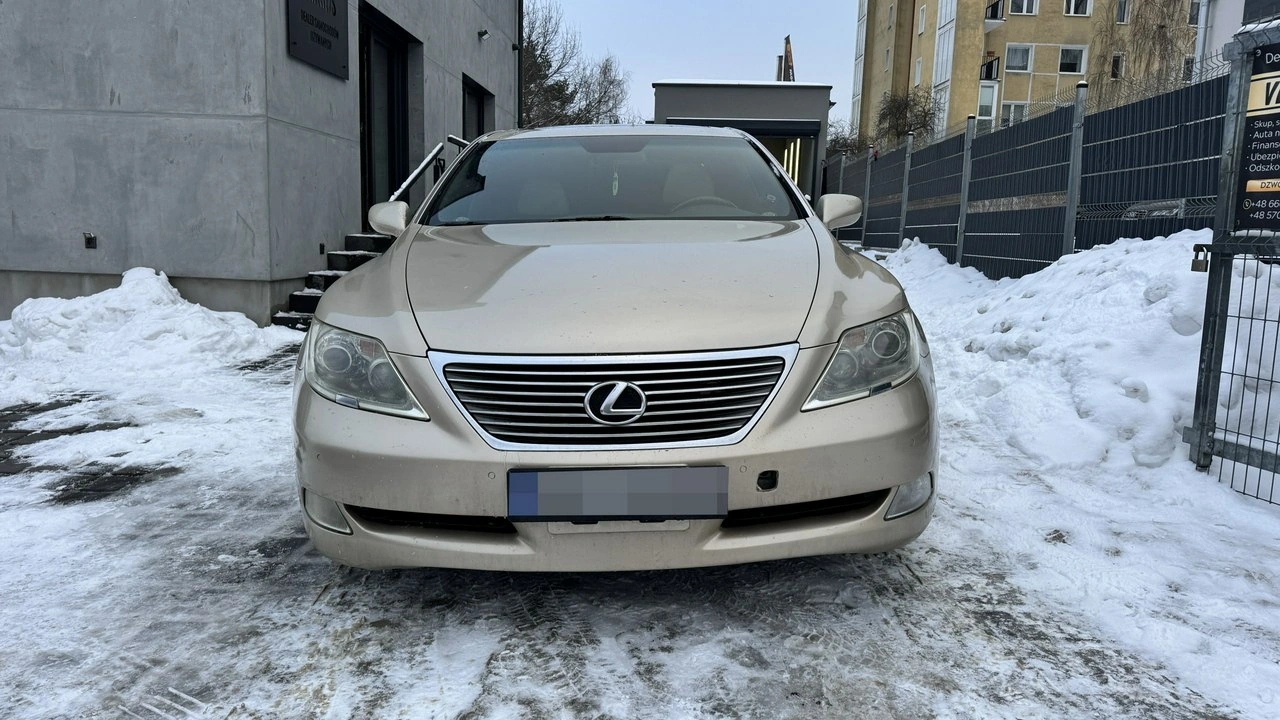 Lexus LS - Zdjęcie 1