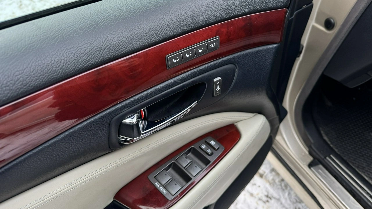 Lexus LS - Zdjęcie 8