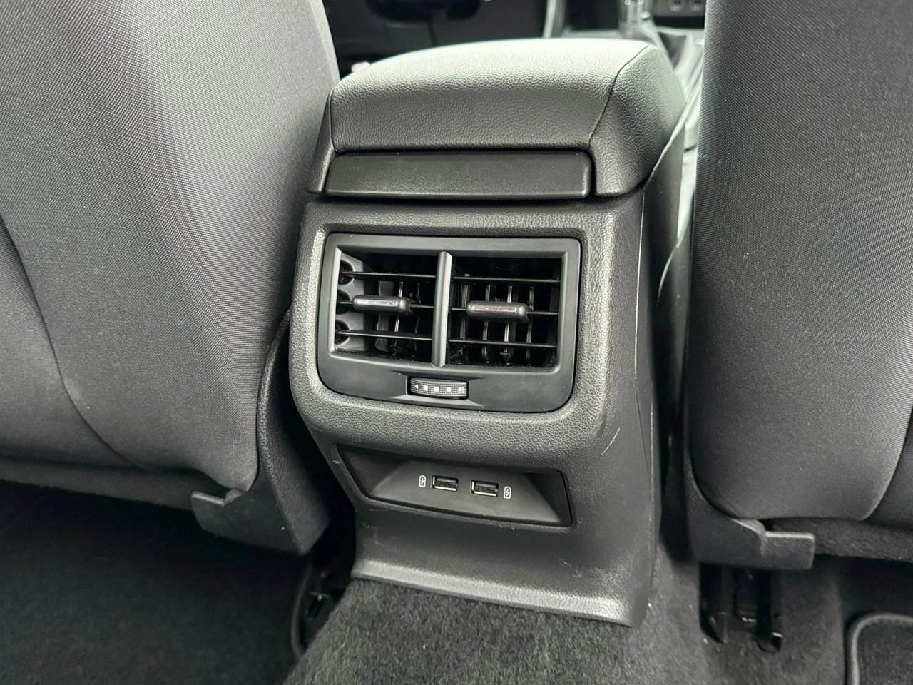 Seat Leon - Zdjęcie 20