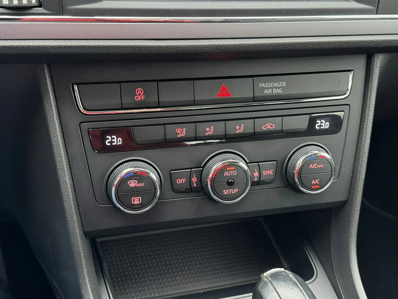 Seat Leon - Zdjęcie 30