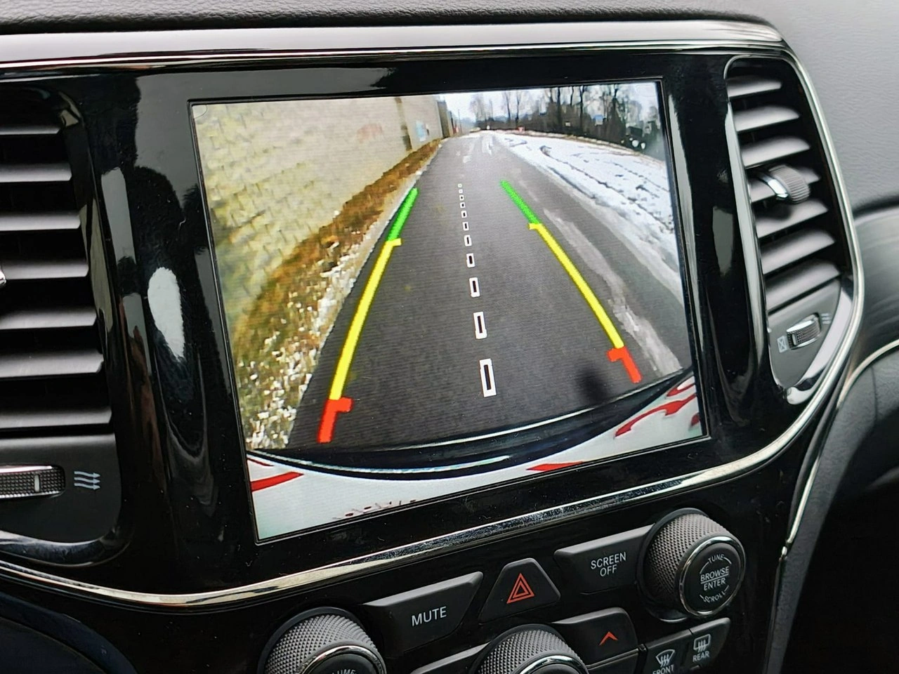 Jeep Grand Cherokee - Zdjęcie 25