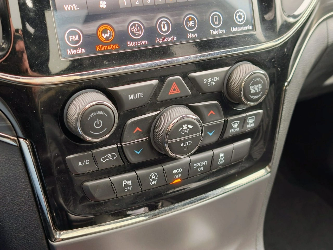 Jeep Grand Cherokee - Zdjęcie 27