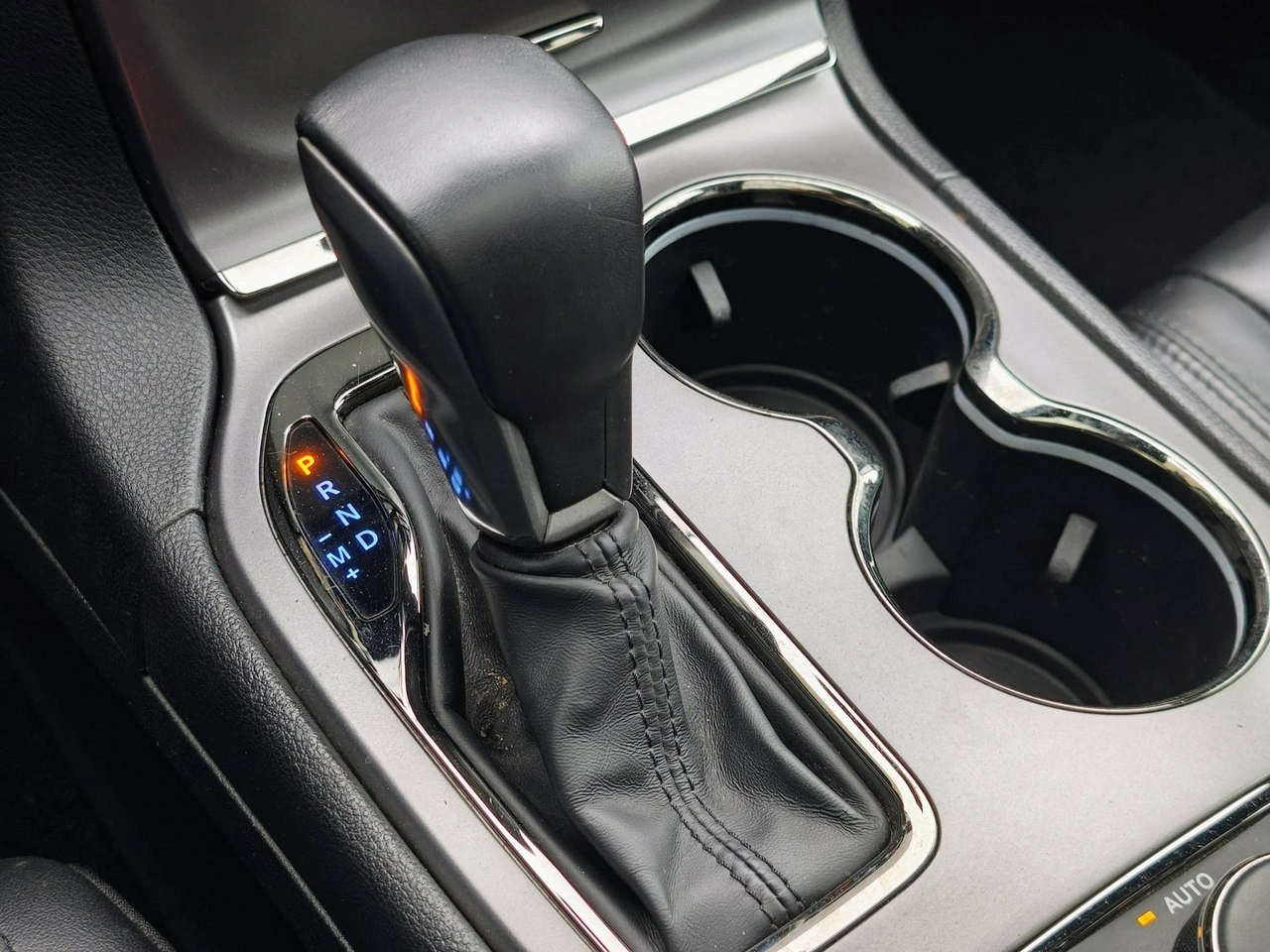 Jeep Grand Cherokee - Zdjęcie 29