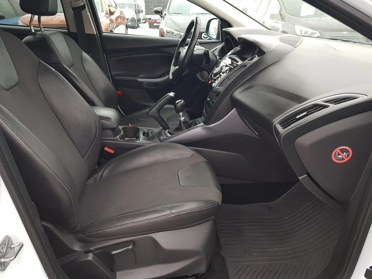 Ford Focus - Zdjęcie 17