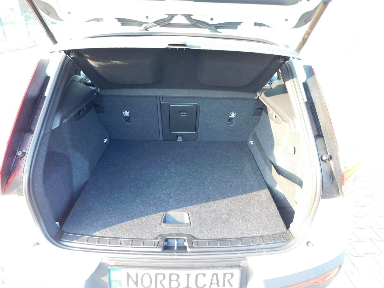 Volvo XC 40 - Zdjęcie 9