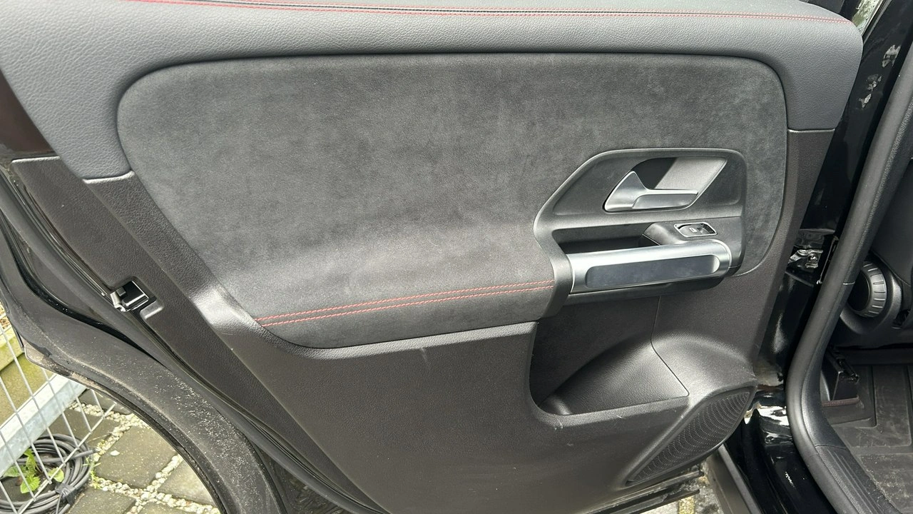 Mercedes GLB - Zdjęcie 18