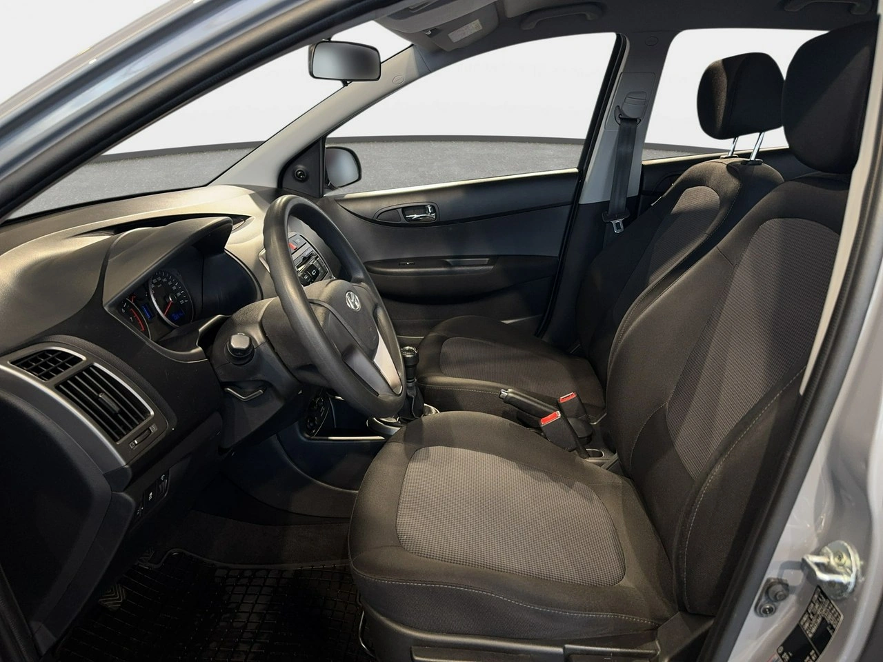 Hyundai i20 - Zdjęcie 9