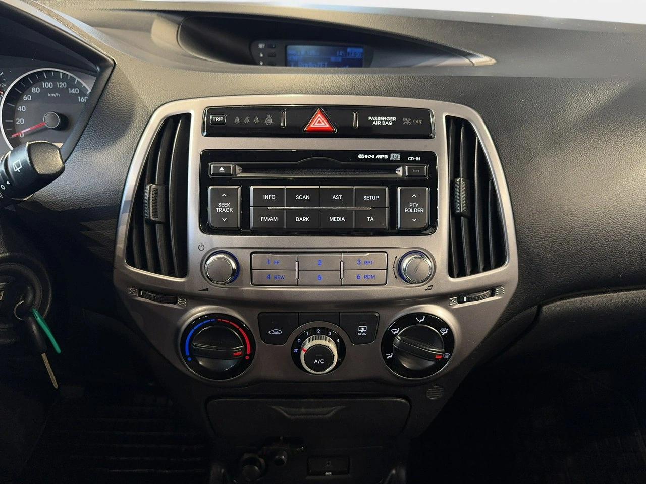 Hyundai i20 - Zdjęcie 17