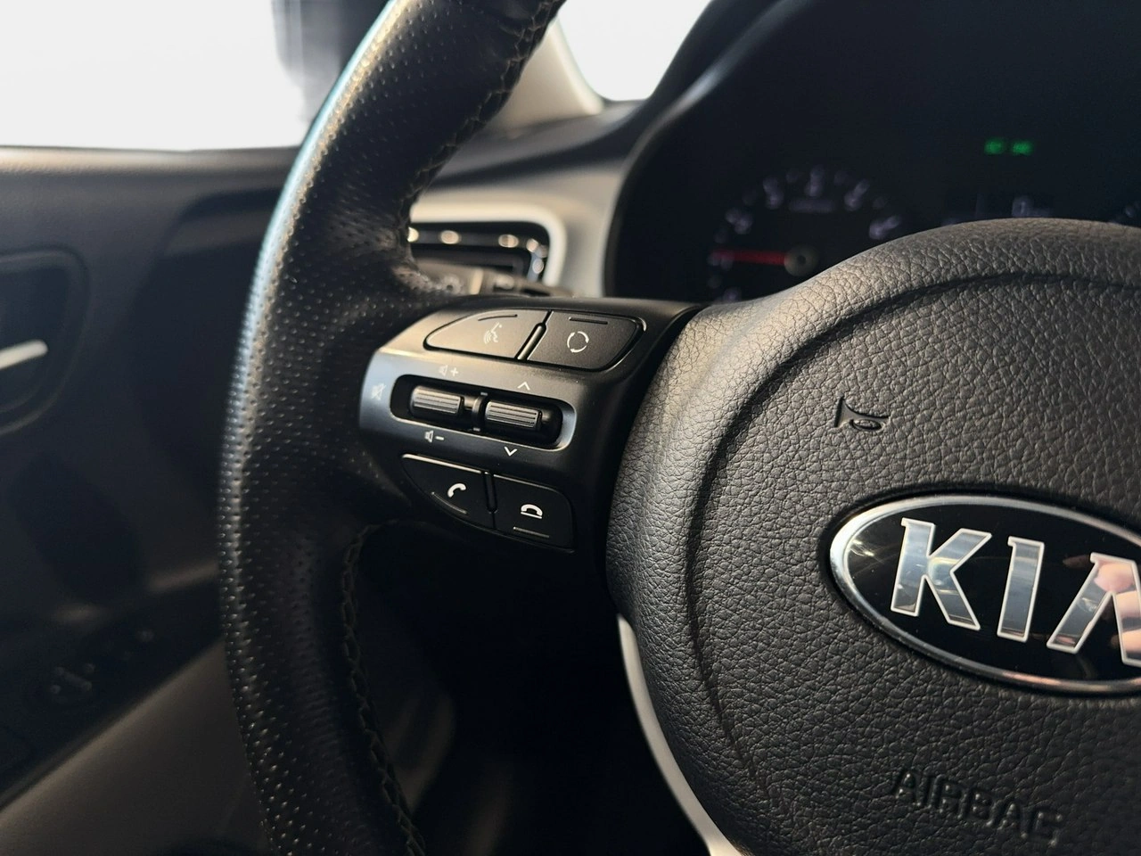 Kia Stonic - Zdjęcie 19