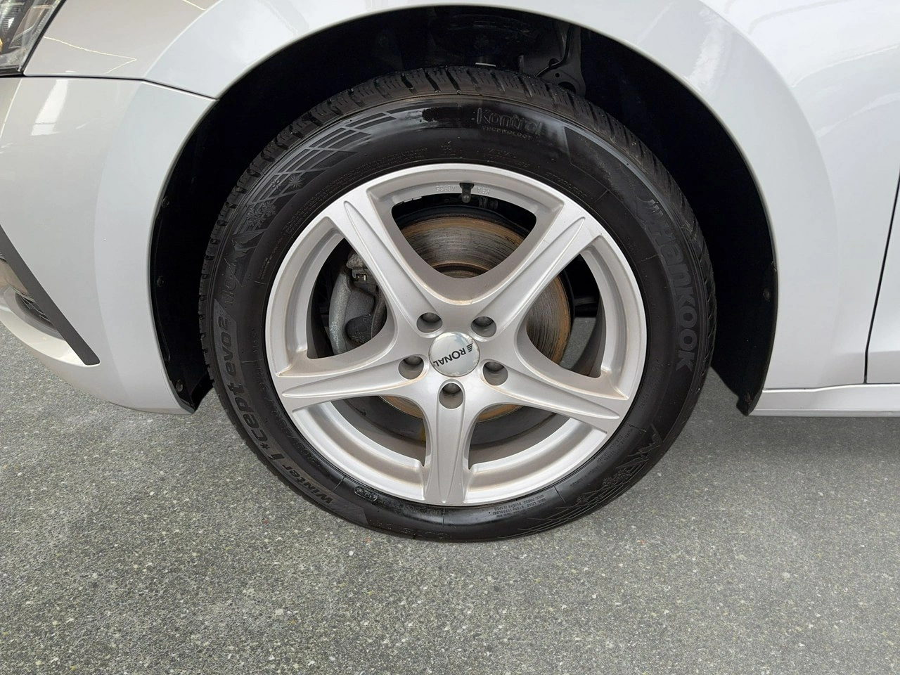 Skoda Octavia - Zdjęcie 9