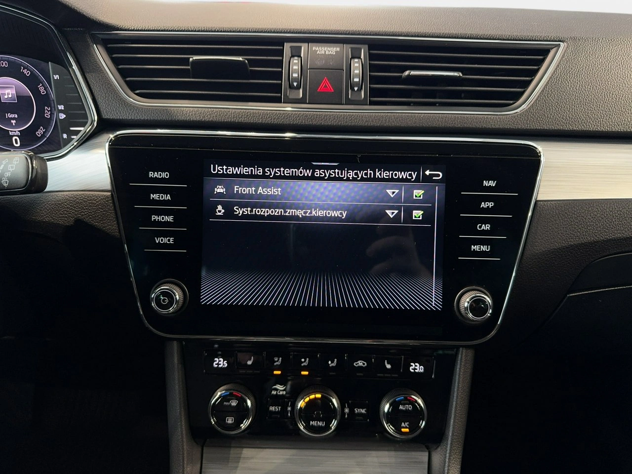 Skoda Superb - Zdjęcie 22