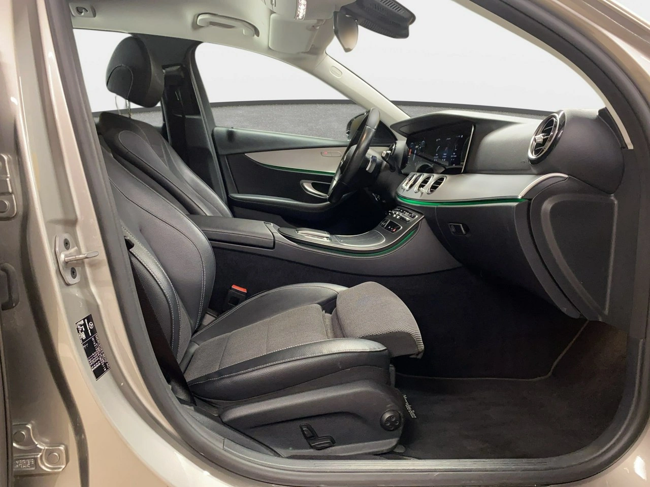 Mercedes E 220 - Zdjęcie 11