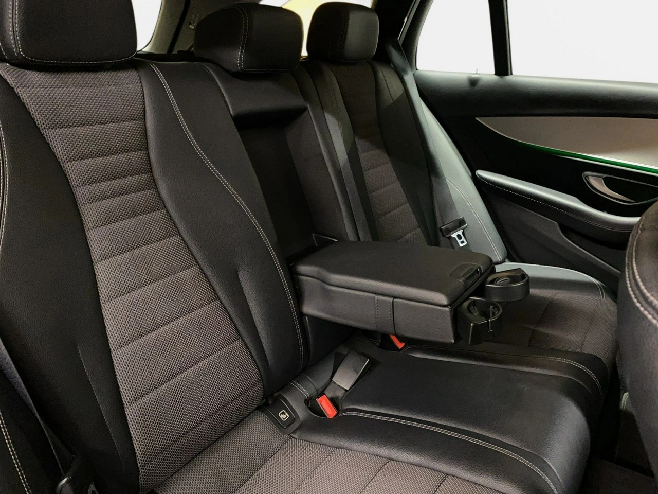 Mercedes E 220 - Zdjęcie 12