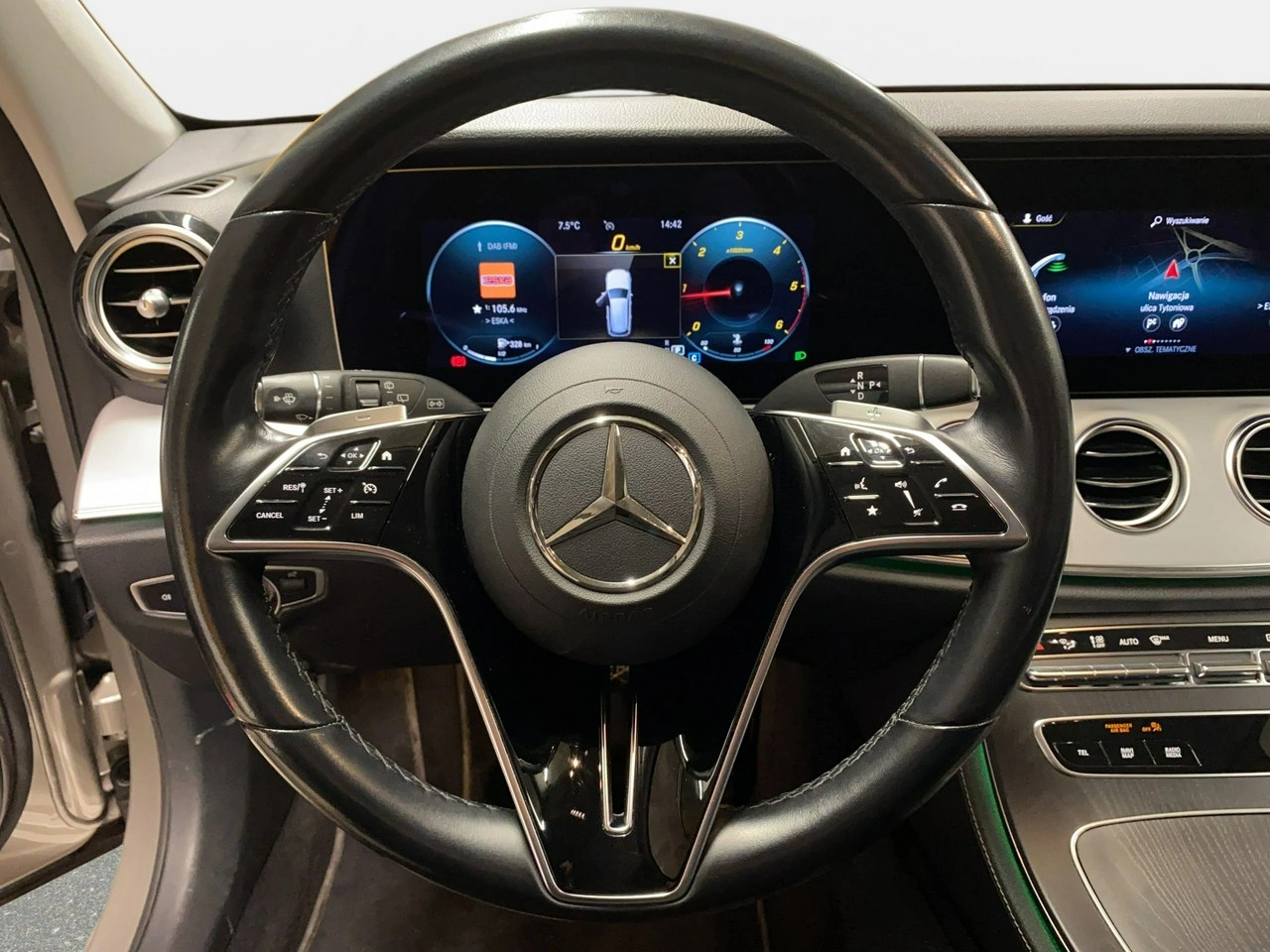 Mercedes E 220 - Zdjęcie 17