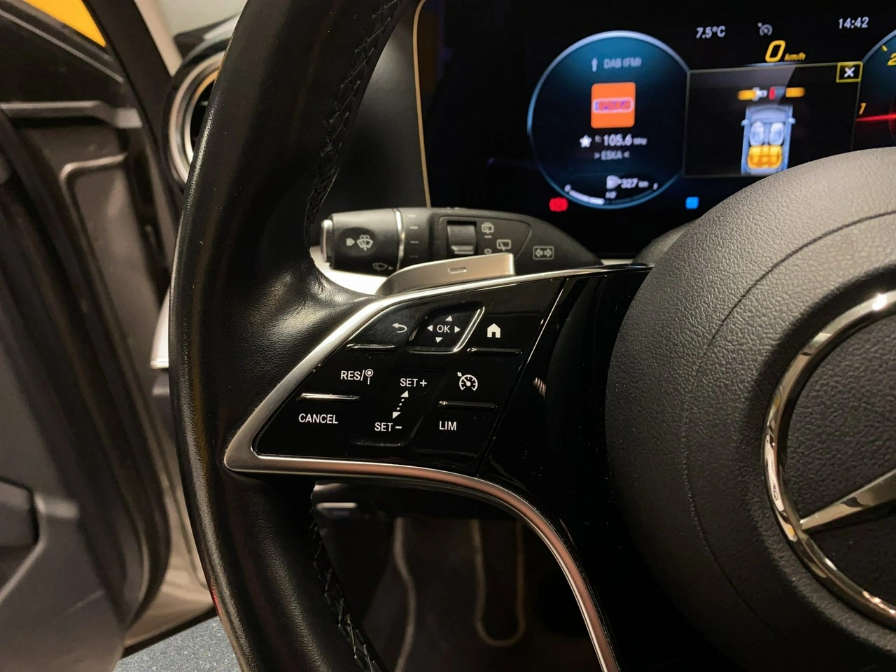 Mercedes E 220 - Zdjęcie 18