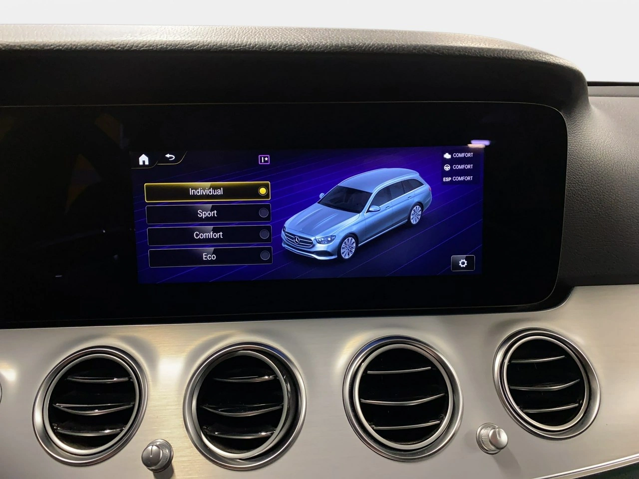 Mercedes E 220 - Zdjęcie 28